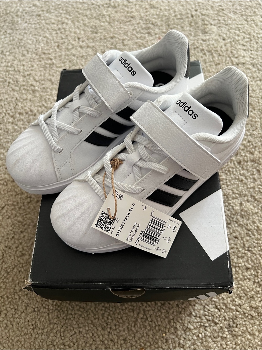 NWT kids street talk wide fit Adidas no tie